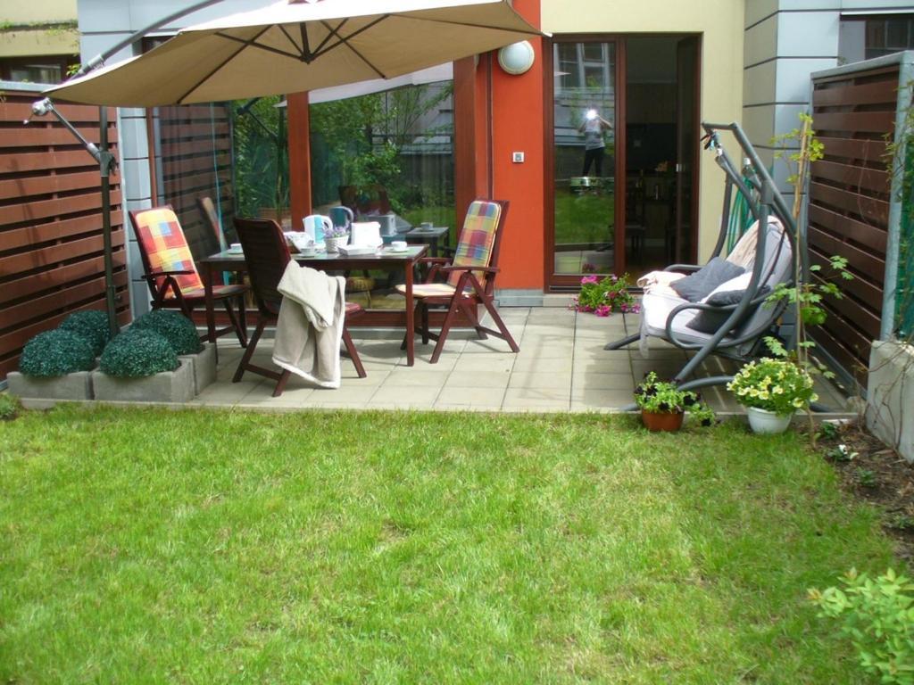 Garden Apartment With Garage In Central Prague Ngoại thất bức ảnh
