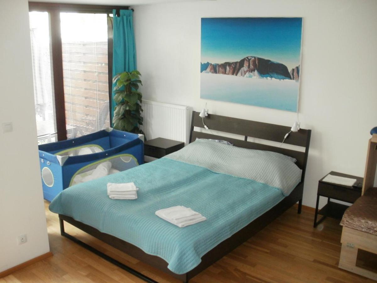 Garden Apartment With Garage In Central Prague Ngoại thất bức ảnh