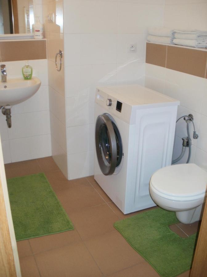 Garden Apartment With Garage In Central Prague Ngoại thất bức ảnh